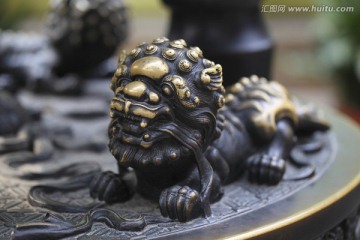 狮头铜雕塑