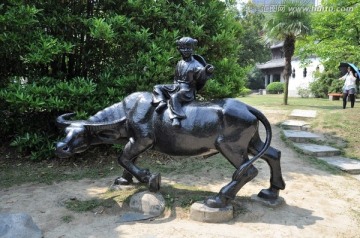 孺子牛塑像 雕塑