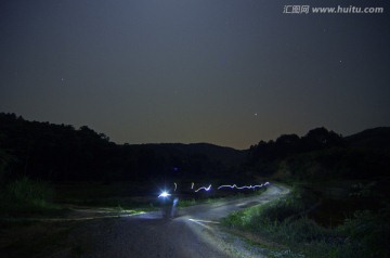 夜色（ 有噪点）