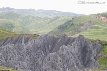 八美石林风光 四川道孚县