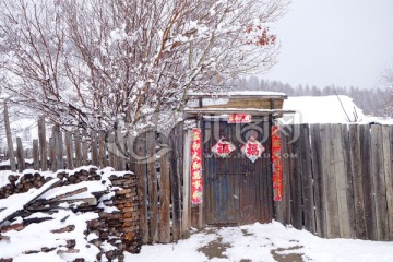 山里人家雪景