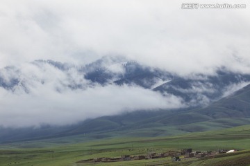 天山脚下