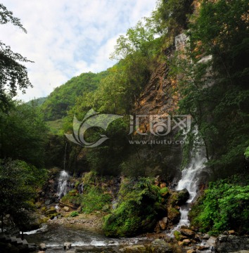 湖北神农架天生桥风景区