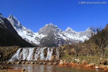 毕棚沟雪山