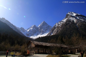 毕棚沟雪山