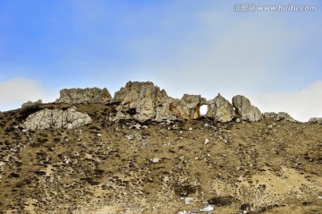 西藏八宿业拉山月亮洞