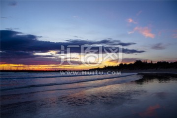 阿波罗港的沙滩海浪