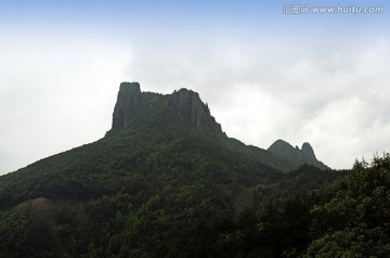 浦江仙华山主峰少女峰全景