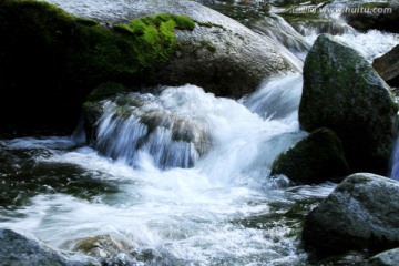 小河流水