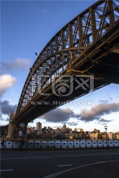 跨越海港的悉尼铁桥