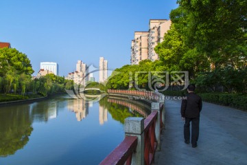 上海市区沿河小道