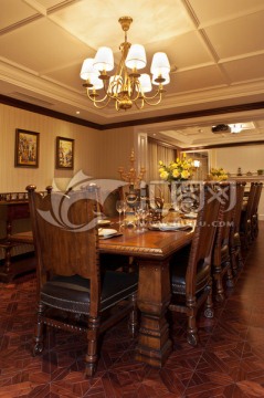 欧式实木长餐桌