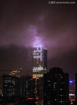 京基大厦夜雨