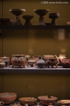 博物院 陶罐展示 文物陈列