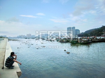 珠海横琴码头与澳门路环岛景色