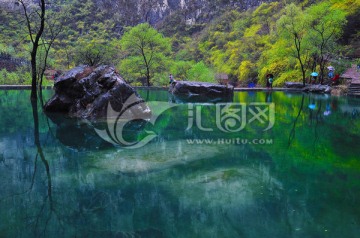 通天峡湖水