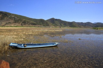 泸沽湖草海猪槽船