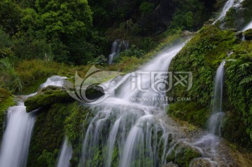 山涧瀑布 流水