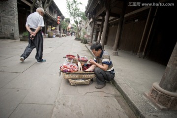 卖水果店小贩