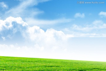 藍天白云青草地