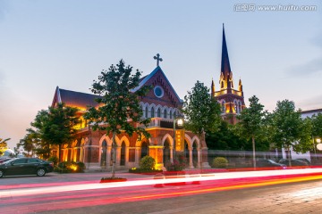聊城教堂夜景