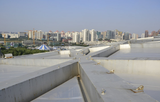 鸟巢顶部建筑结构