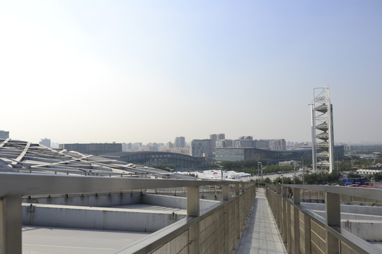 鸟巢屋顶栈道