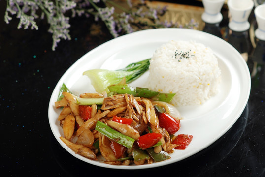 鹅肝菌扒鸡腿菇拌饭