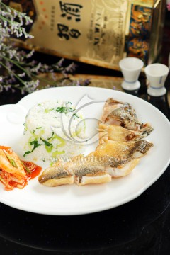 香煎咸海鱼拌菜饭