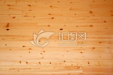 松木木板拼接的墙壁