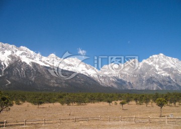 玉龙雪山 玉龙山 雪山