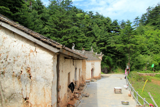 山阳县青龙岭双峰观