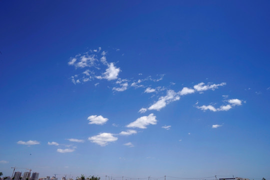 藍(lán)天白云