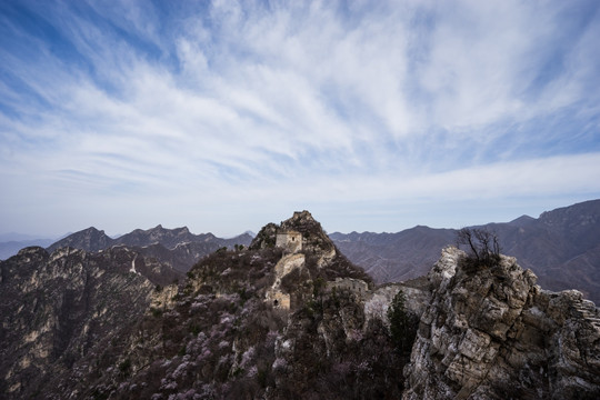 箭扣长城花季 蓝天白云 天空