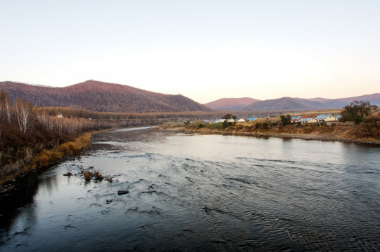 内蒙古柴河的早晨