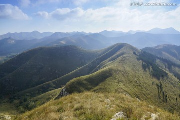 秋山