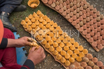 红原藏族擦擦制作