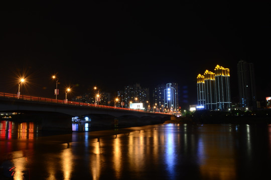 黄河兰州段夜景