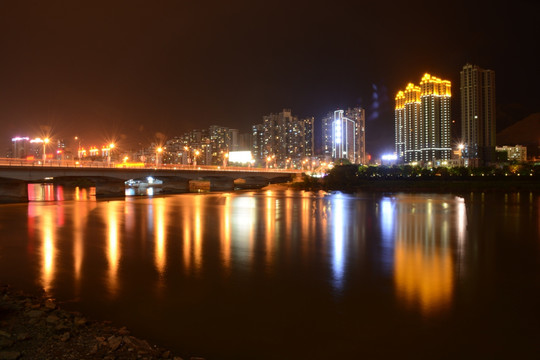 兰州黄河边夜景