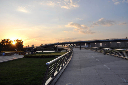 太原汾河跻汾桥日落夕阳风景