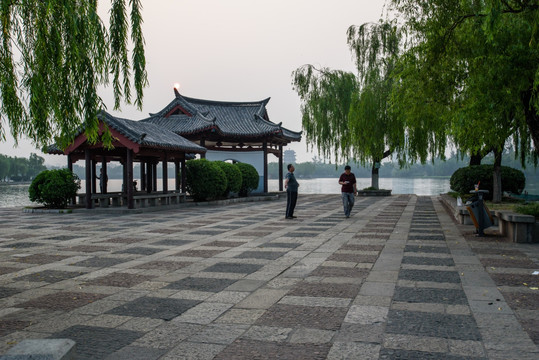 明湖小景