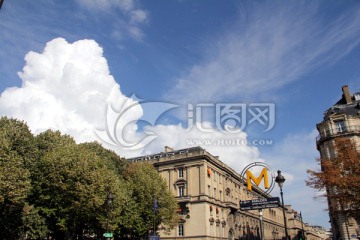 蓝天白云 云彩 欧洲建筑