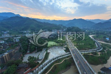 叙永新区沿河景观永宁河大桥鸟瞰