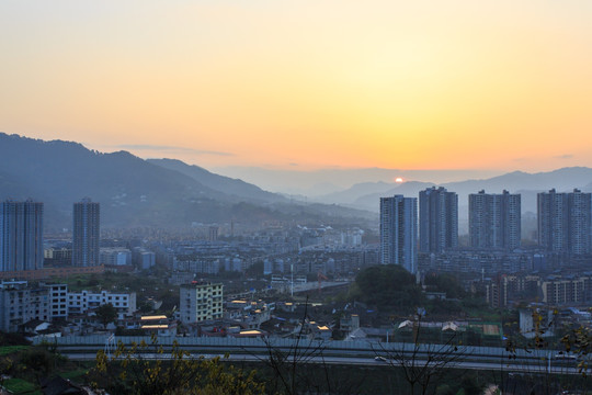 叙永新区高楼群晚霞夕阳