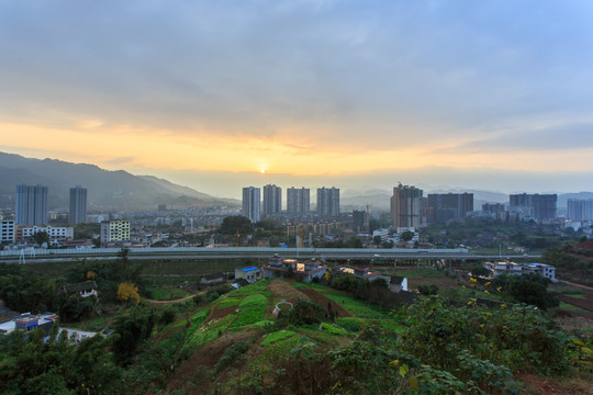 叙永新貌城市楼群夕阳晚霞