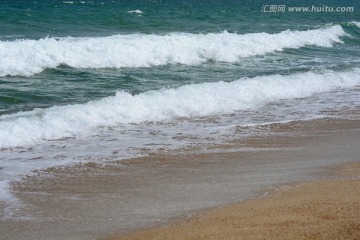 海浪与沙滩