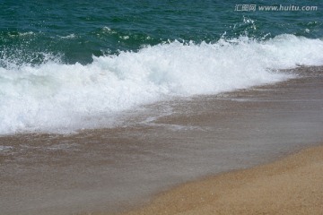 海浪与沙滩