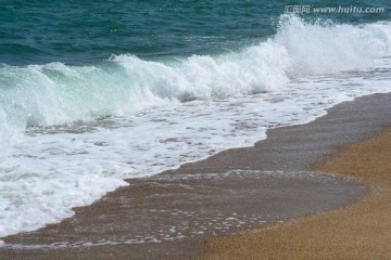 海浪与沙滩