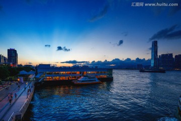 香港 中环码头 黄昏