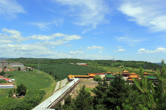 深山古寺图